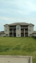 Building Photo - 460 Bradley Pl