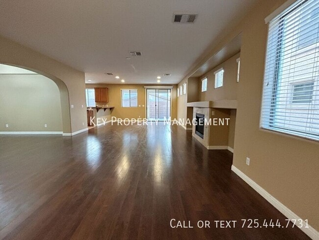 Foto del edificio - 4 BEDROOM 3 FULL BATH 2 STORY HOME IN GATE...