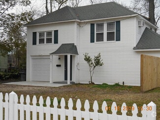 Building Photo - 741 Clarence St