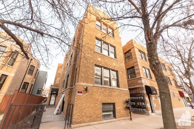 Foto principal - 3 bedroom in Chicago IL 60618