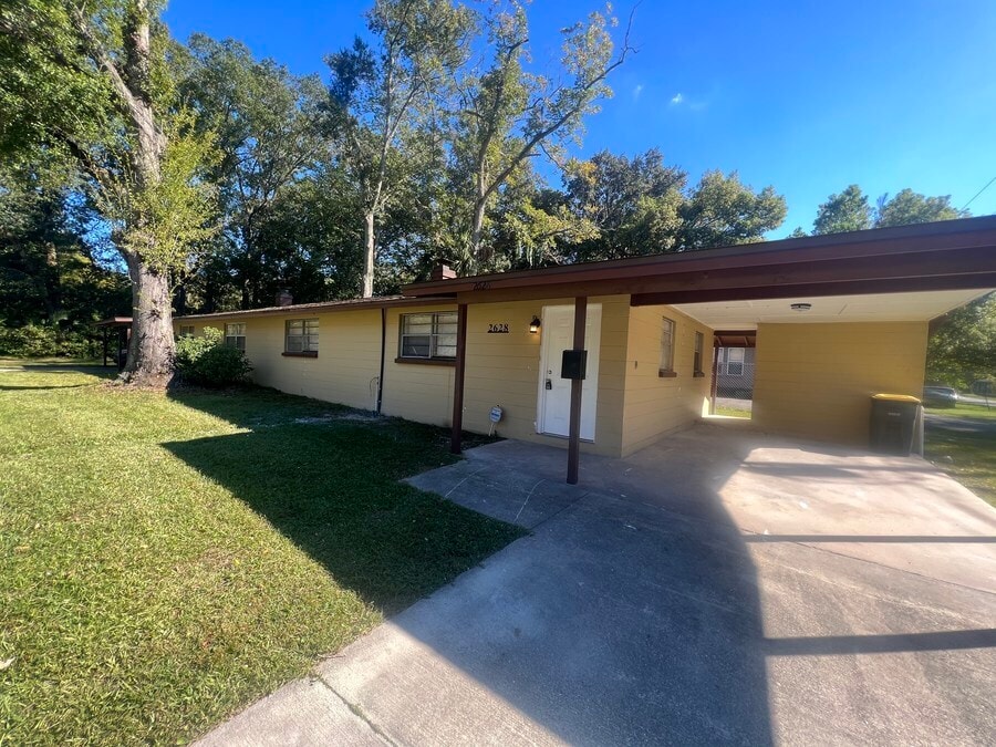 Foto principal - 2628 Broadway Ave