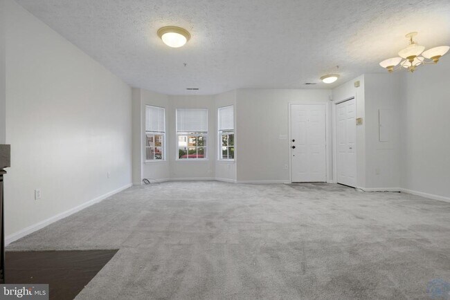 Building Photo - 50 Amberstone Ct