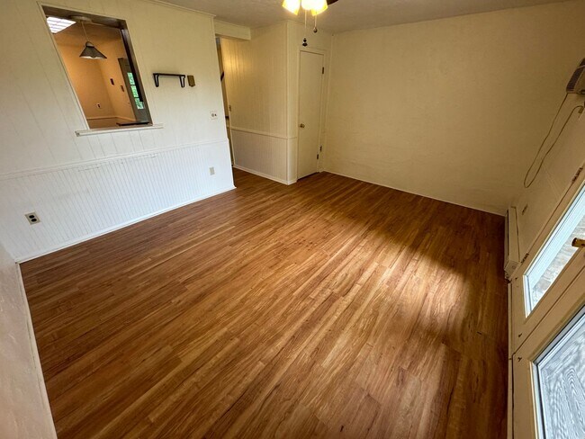 Building Photo - Single Family Home
