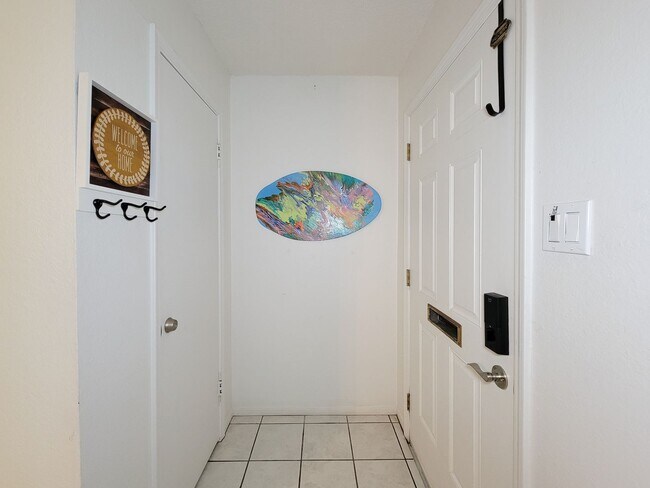 Foto del edificio - Two bedrooms two 1/2 bath townhome on Galv...