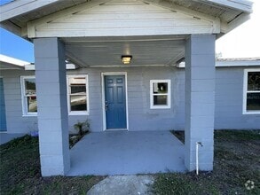 Building Photo - 240 C