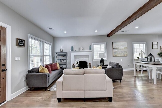 Foto del edificio - 663 Bryan St SE