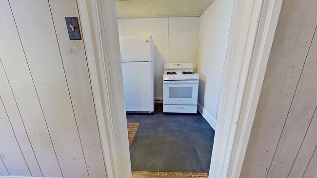 Foto del edificio - Spacious 3 Bedroom 2nd/3rd Floor Apartment in York City
