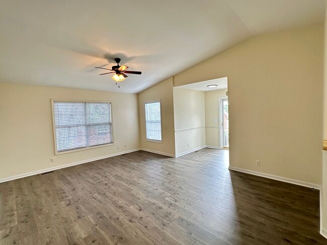 Voltage ceilings in living room - 1620 Ridgecrest Dr