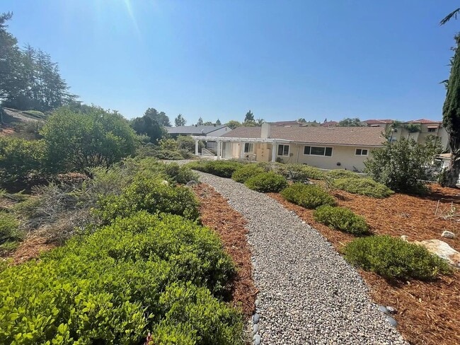 Building Photo - Beautiful 55+ home in the Seven Oaks Community!