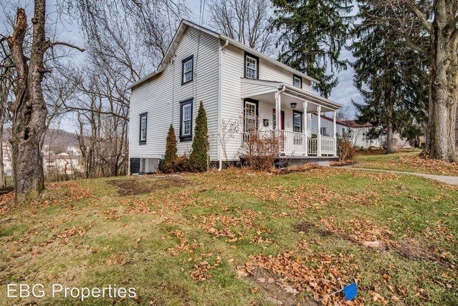 Building Photo - 4 br, 2.5 bath House - 208 McKim