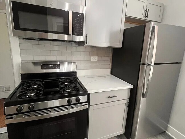 Foto del edificio - 2955 N Spaulding Ave