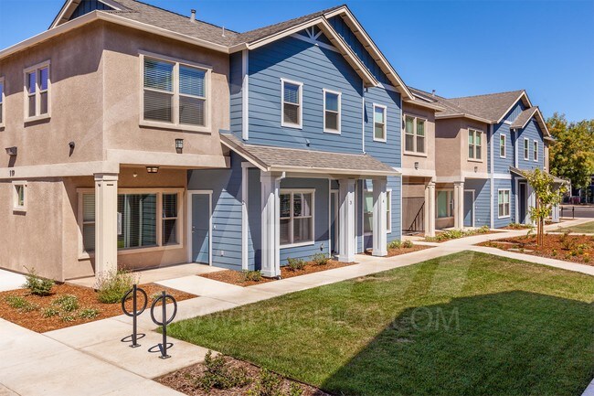 Building Photo - 114 W 18th St