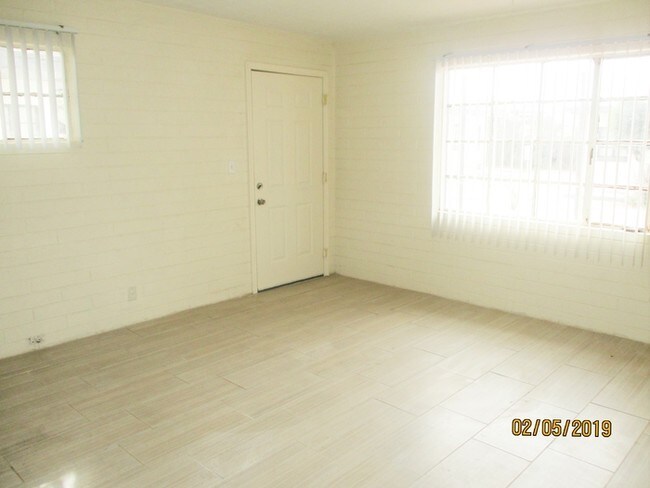 Foto del edificio - 3729 E. Farr Place #C