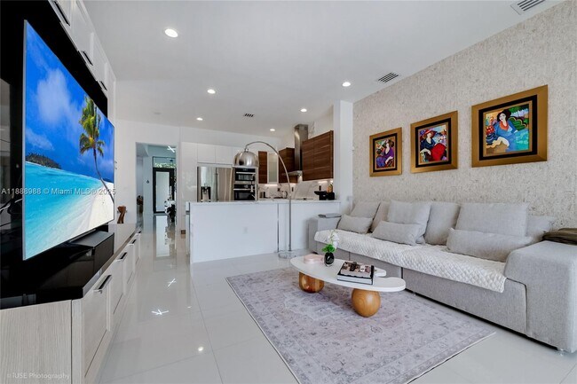 Foto del edificio - 6236 SW 26th St