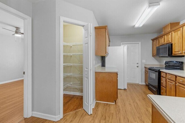 Building Photo - 2414 Quazar Cir