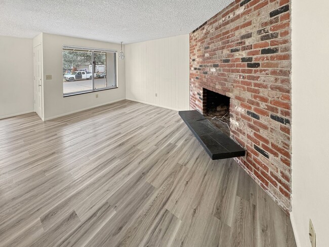Building Photo - 1511 NE 141st Ave