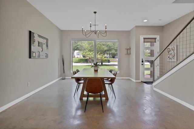 Building Photo - 4635 Calmont Ave