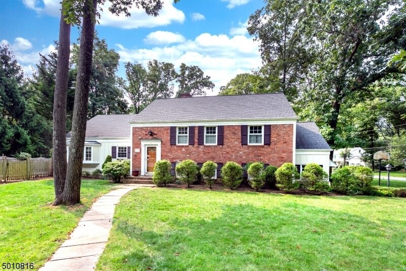 Primary Photo - 44 Bradwahl Dr