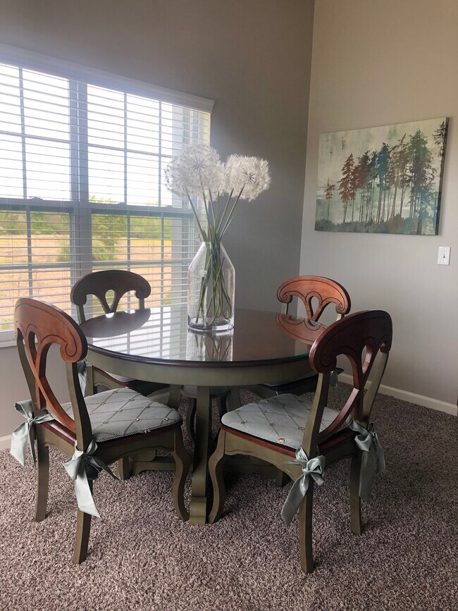 Dining Space - 5924 Bluestone Way
