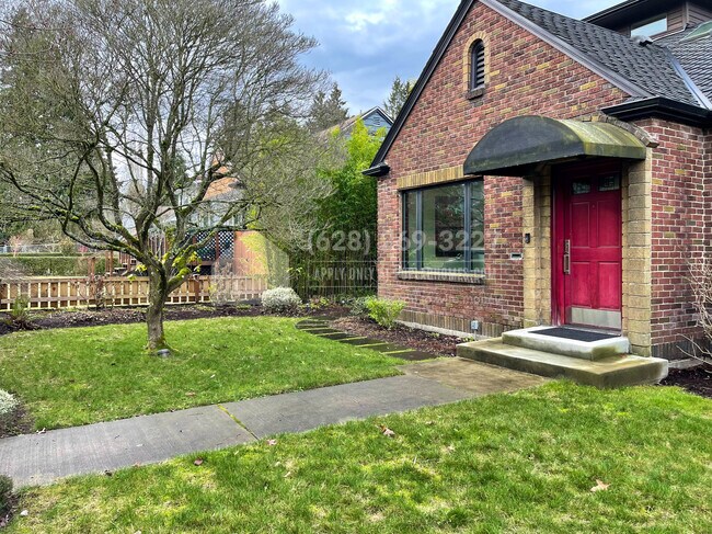 Building Photo - 3033 45th Ave SW