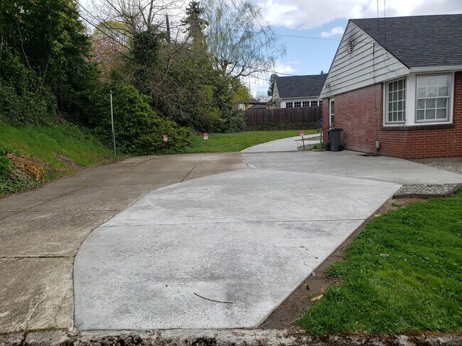 Foto del edificio - 914 W 39th St