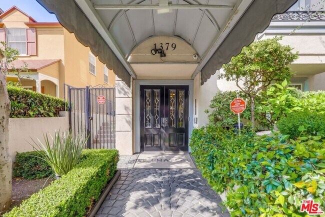 Foto del edificio - 1379 Midvale Ave