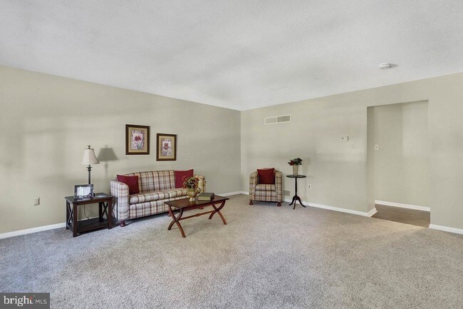 Foto del edificio - 124 Covington Dr