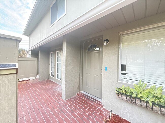 Foto del edificio - 4694 Pheasant Run Dr