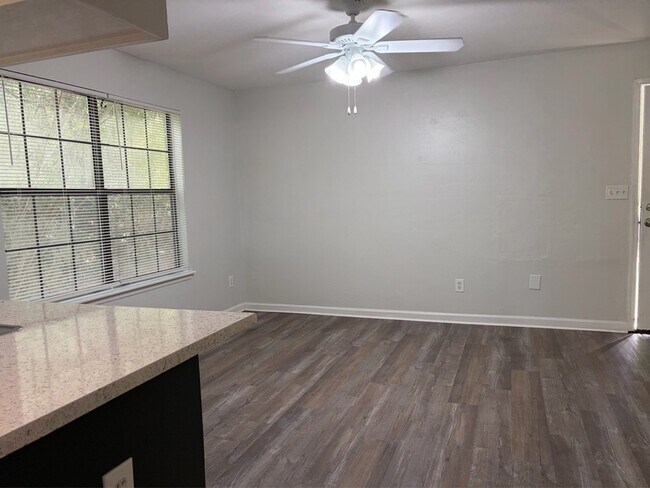 Foto del edificio - 2350 Horne Ave