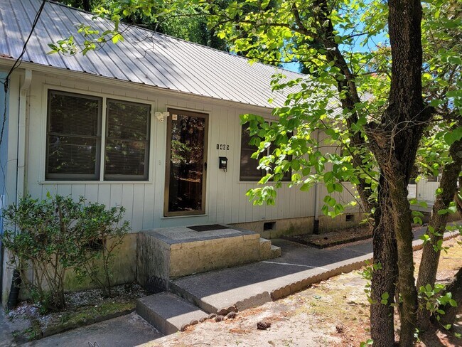 Foto del edificio - 1405 Briarcliff Dr