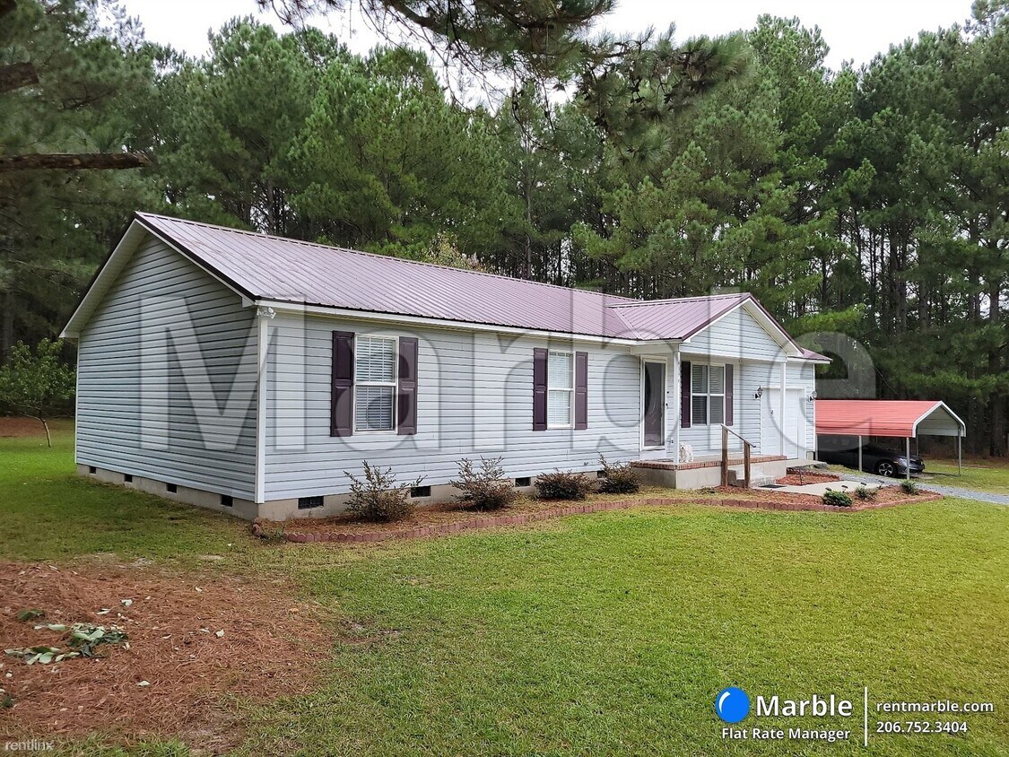 3 br, 2 bath House 4394 Carthage Rd House Rental in West End, NC