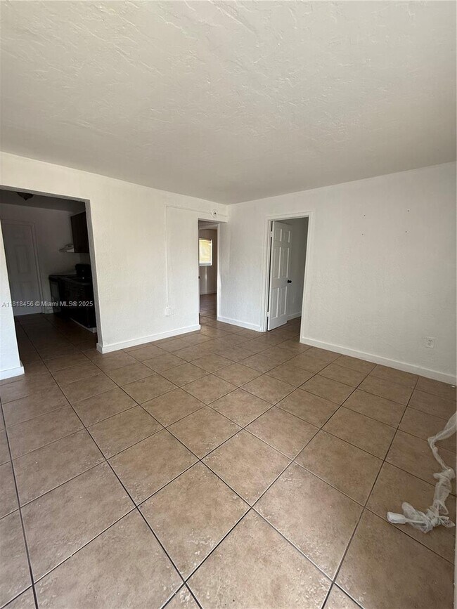 Foto del edificio - 1306 NW 61st St