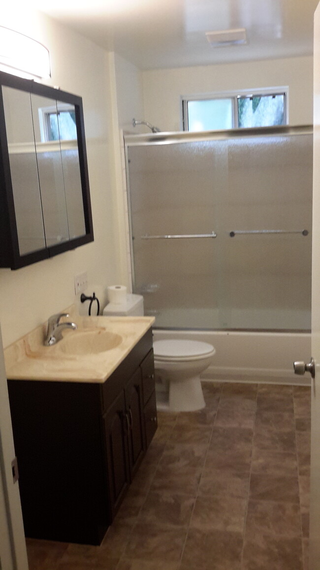 One bedroom bathroom - 4024 Madison Ave