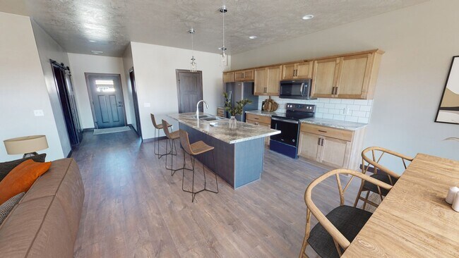 Building Photo - 4528 W Graceland Pl