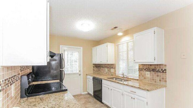 Foto del edificio - 8307 Houndstooth Dr