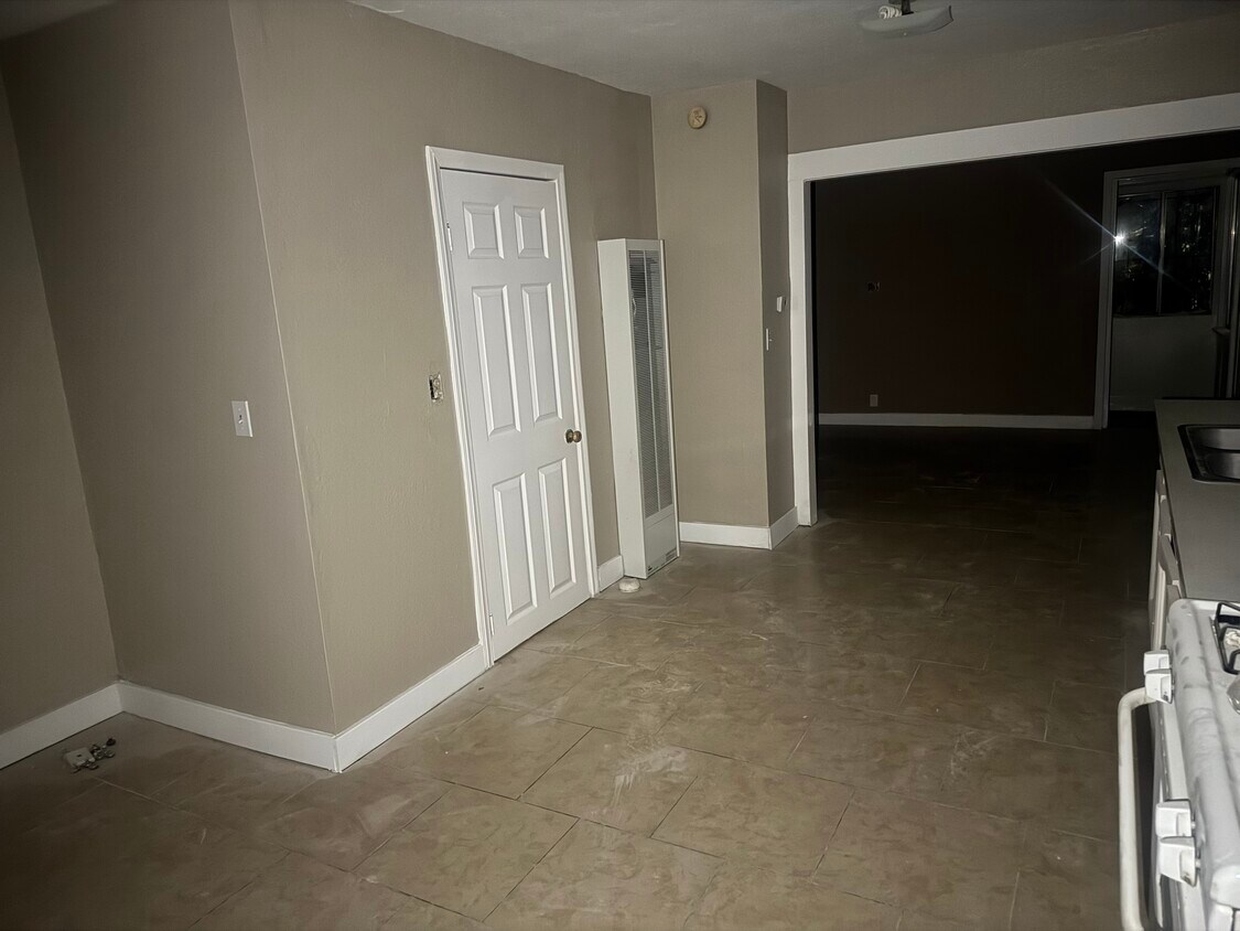 Foto del edificio - 331 E 57th St