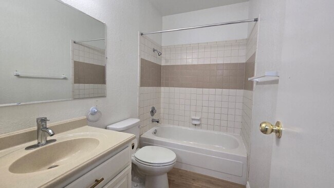 Building Photo - 5069 Eldora Ave