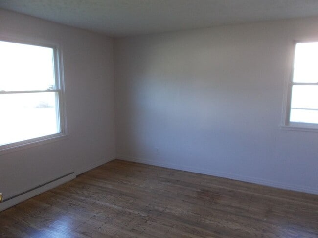 Building Photo - 70 Woodhill Dr