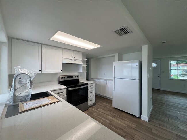 Foto del edificio - 7315 Brentwood Dr