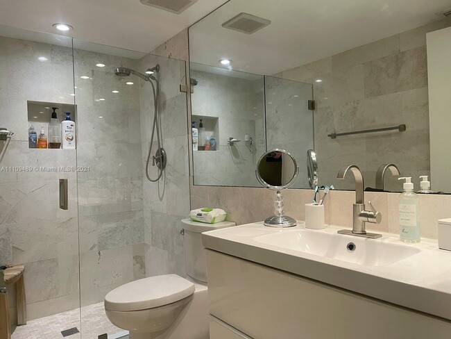 Foto del edificio - 1470 NE 123rd St