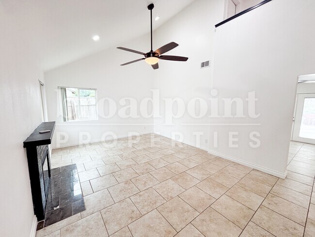 Foto del edificio - 581 Glenheather Dr