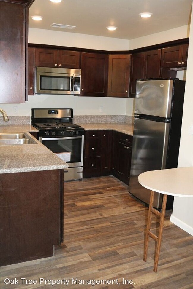 Building Photo - 1 br, 1 bath House - 255 DeWitt Avenue #B