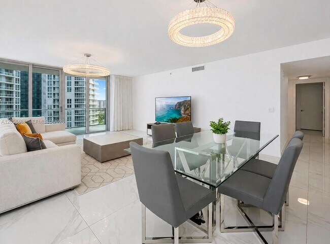 Foto del edificio - 300 Sunny Isles Blvd