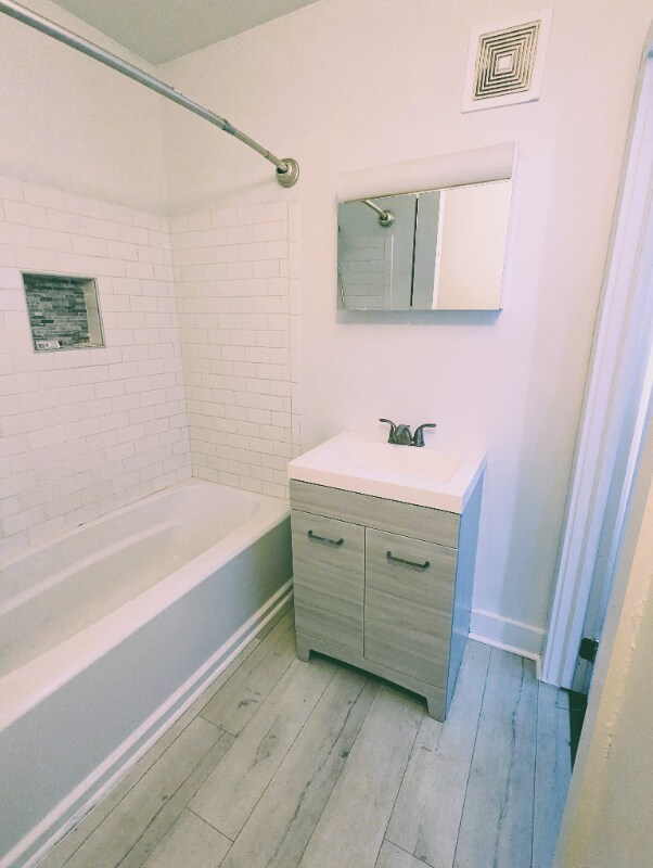 Foto del edificio - 613 Hudson Ave