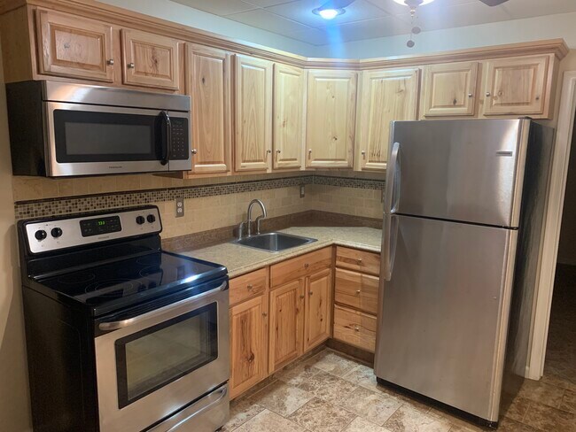 Foto del edificio - 104 Adams Ave