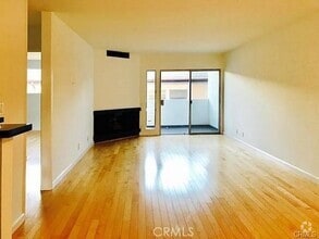 Building Photo - 1033 3rd St