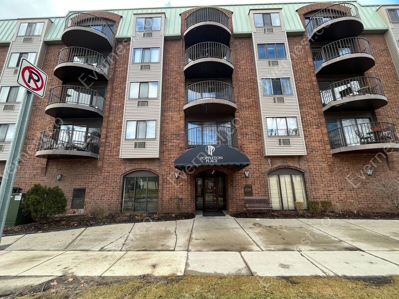 Primary Photo - 35300 Woodward Ave