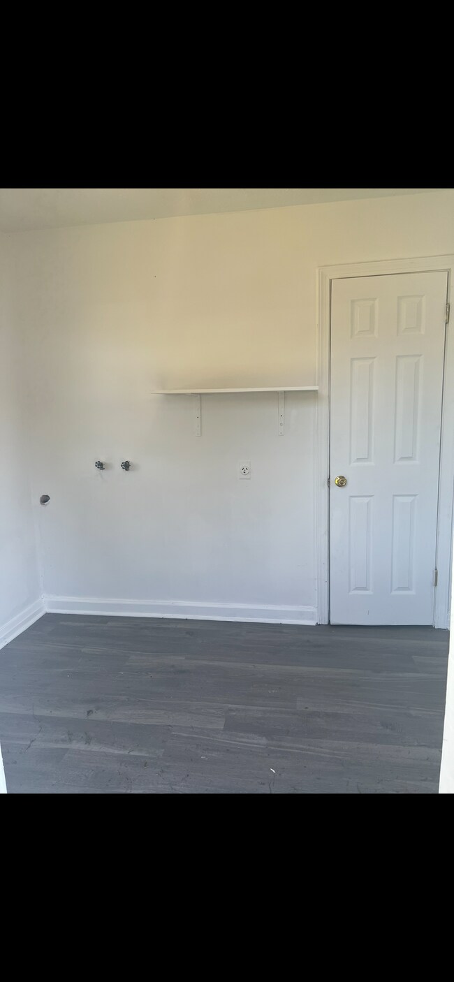 Building Photo - 8285 Walker Rd