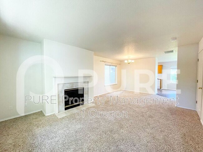 Building Photo - 16964 NW Desert Canyon Dr