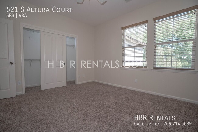Building Photo - 521 S Altura Ct